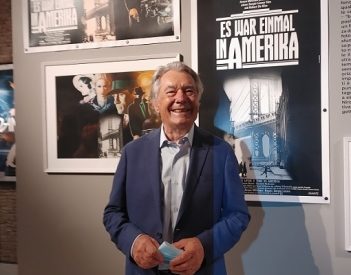 Il Maestro Renato Casaro, tra i più grandi pittori e illustratori del cinema italiano, venerdì 3 dicembre, alla Mediateca Regionale Pugliese