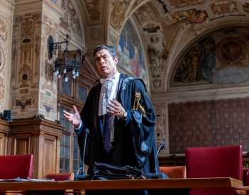 Alla Festa del Cinema di Roma 2025 “Guerrieri – La regola dell’equilibrio” di Gianluca Maria Tavarelli con Alessandro Gassmann, girato in Puglia a Bari, Monopoli, Grumo Appula, Giovinazzo e Trani